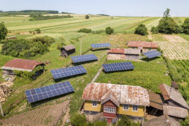 Underserved-Remote-Communities-solar-power