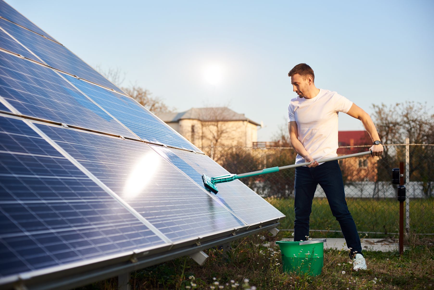 cleaning-solar-panel