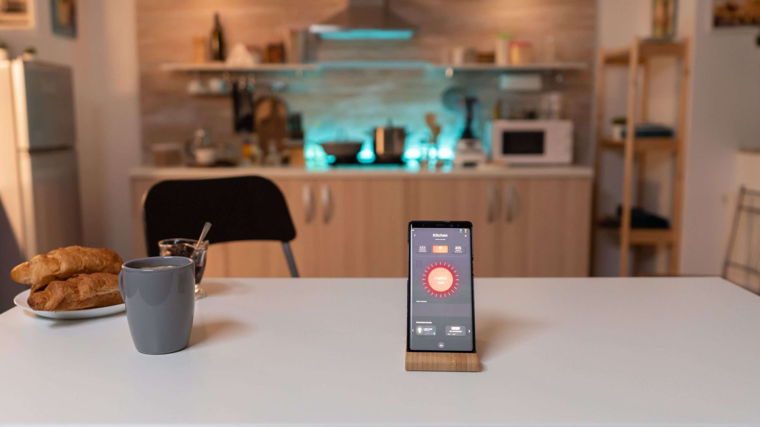 smartphone-smart-home