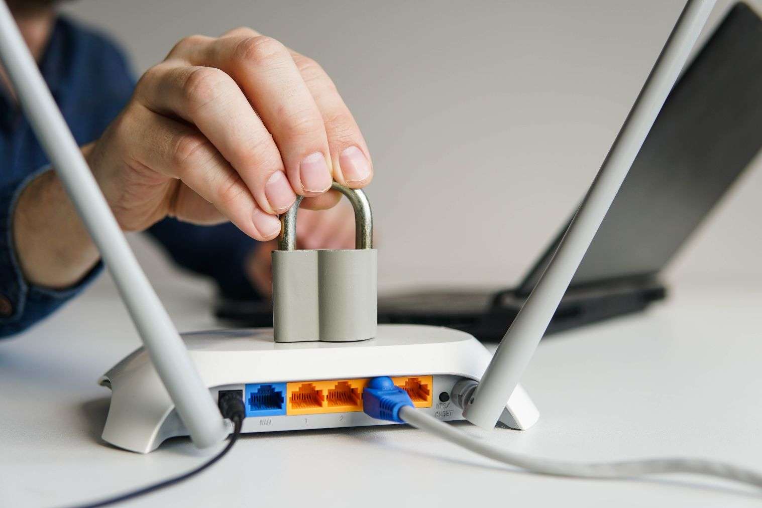 wi-fi-with-lock